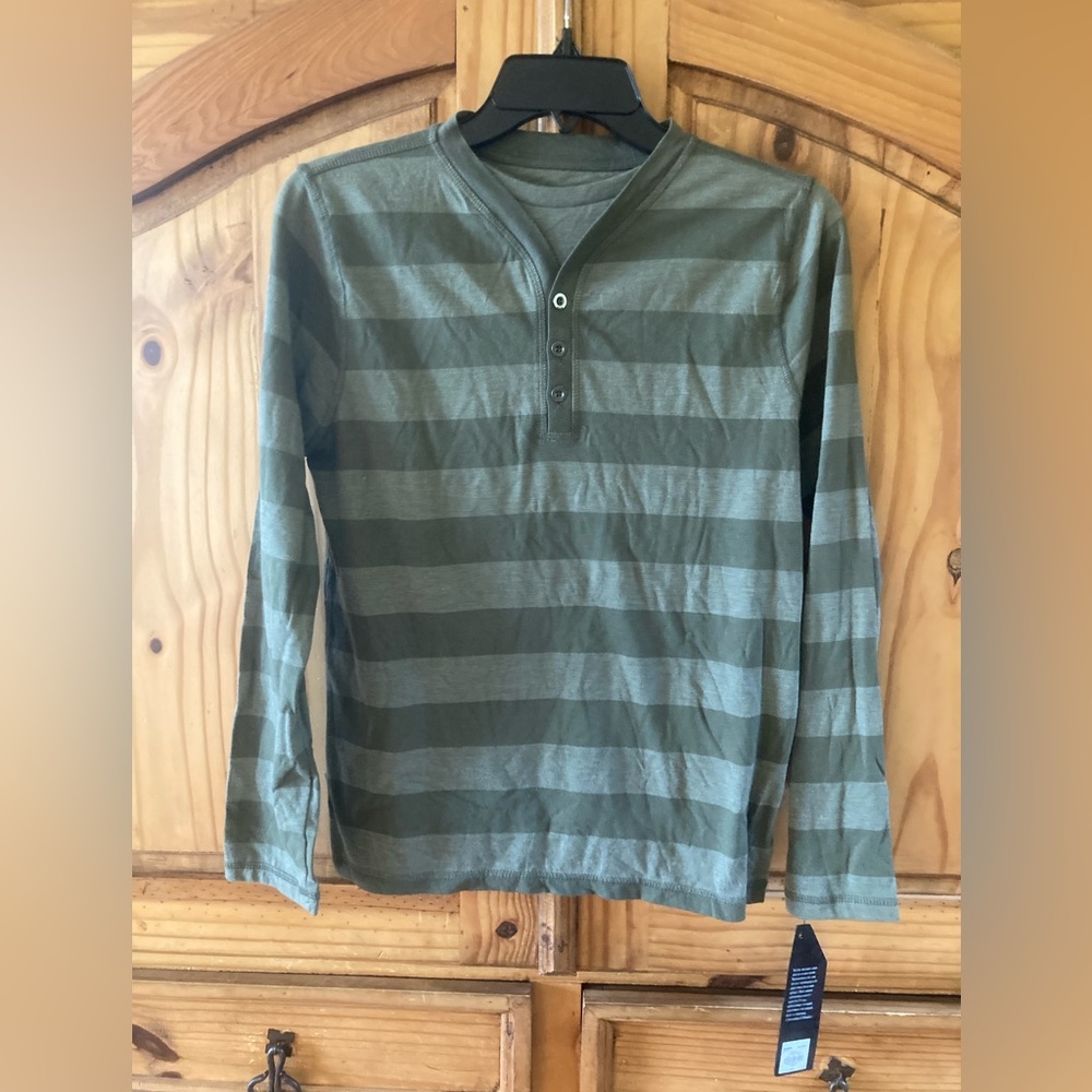Boys Helix green striped long sleeve t-shirt size L - NWT